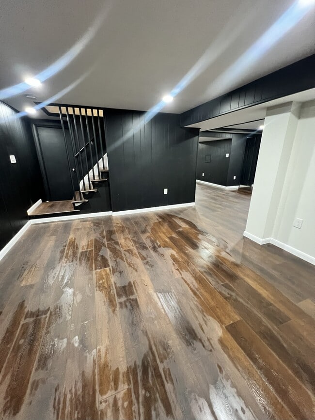 Building Photo - 7019 Groveton Dr