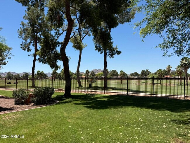 Building Photo - 4303 E Cactus Rd