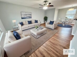 Building Photo - 3 Bedroom 1.5 Bath House w/Large Yard- Easy access to OHB and Nolensville Pk $1950