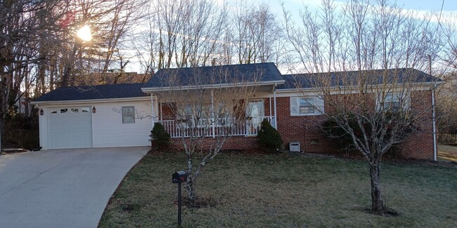 Primary Photo - 4 Bedroom / 2.5 Bath Home Johnson City, TN...