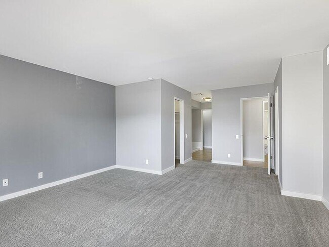 Building Photo - 2696 S Sierra Madre