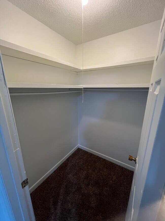 Building Photo - 206 Woodburn Club Ln