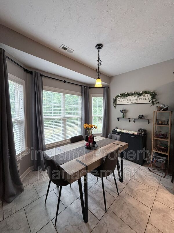 Building Photo - 229 Scarlet Oak Dr