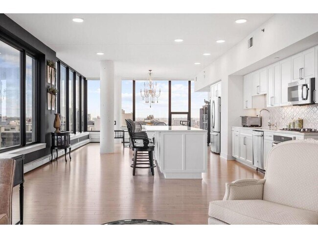 Building Photo - 740 Portland Ave