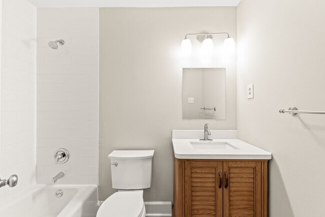 Building Photo - 3 Bedroom home in Coventry Woods!