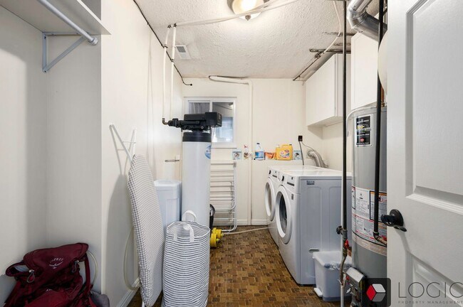 Building Photo - 1667 E 9800 S