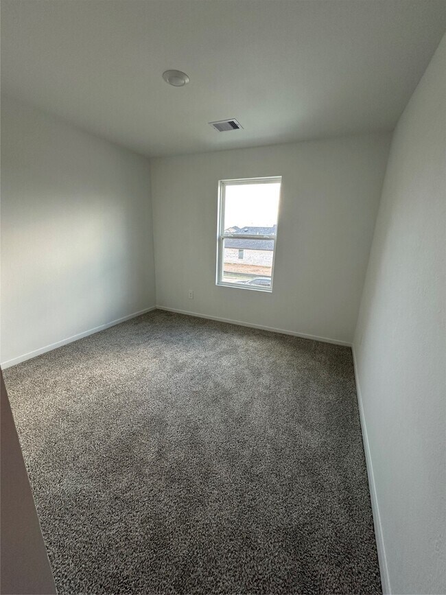 Building Photo - 3081 Dylan Skyland