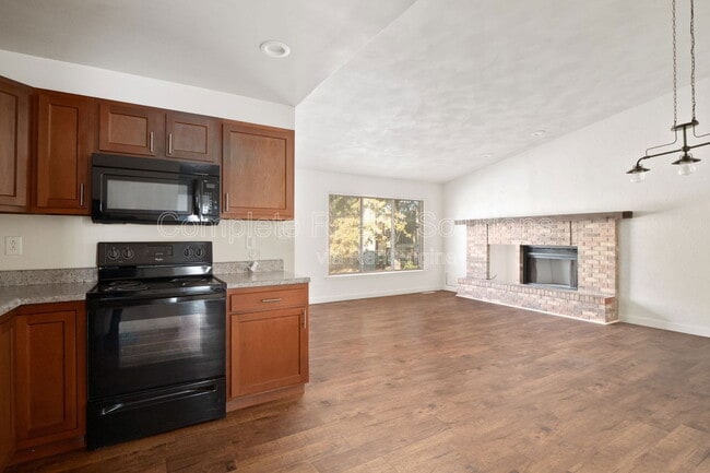 Building Photo - 716 Plankway Dr