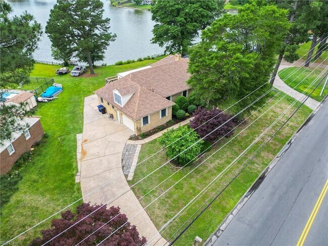 Building Photo - 1724 Hodges Ferry Rd