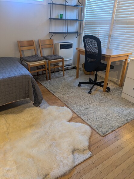 desk, chairs, heater, shelf - 1836 Francisco St