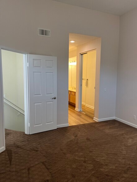 Building Photo - 28277 Via Luis