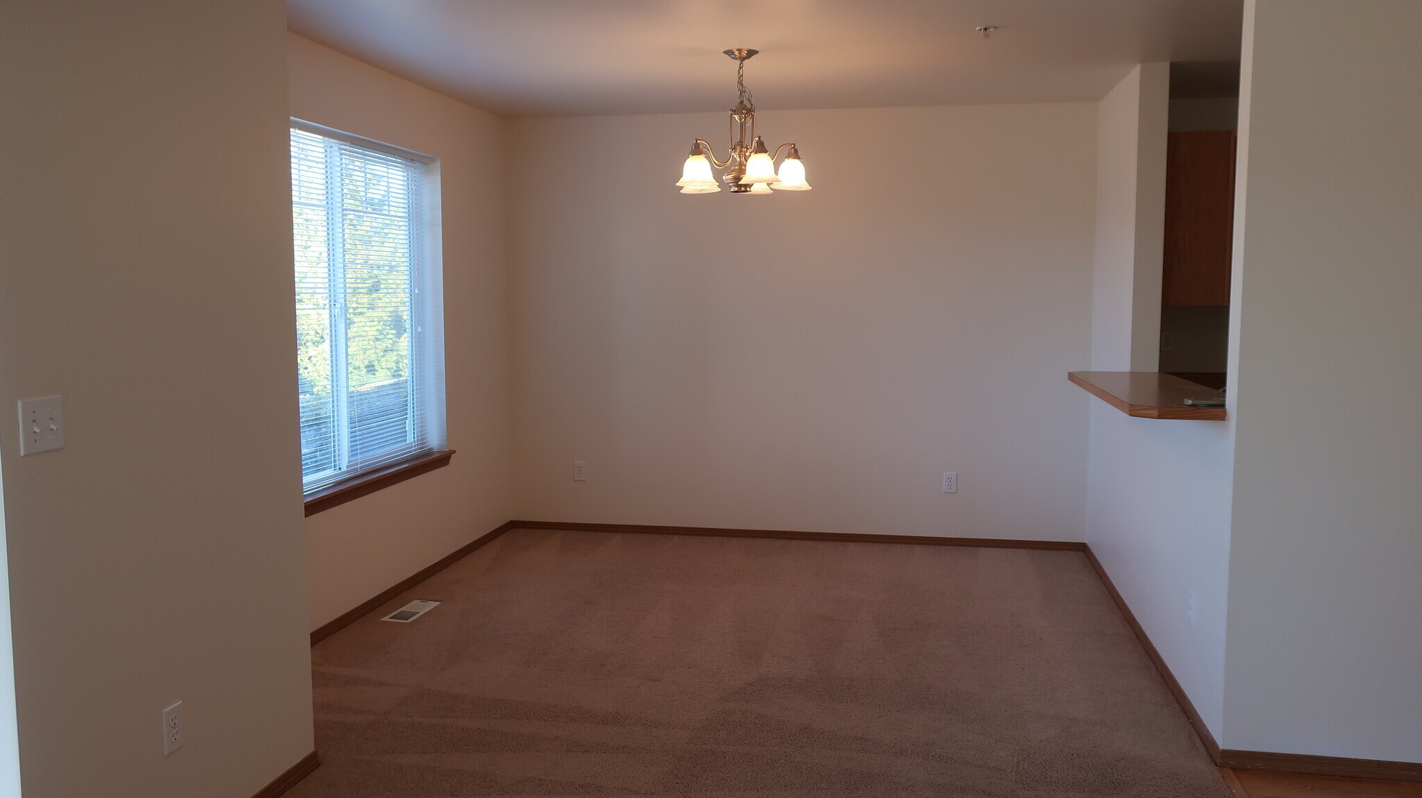 Building Photo - 60 Beacon Dr