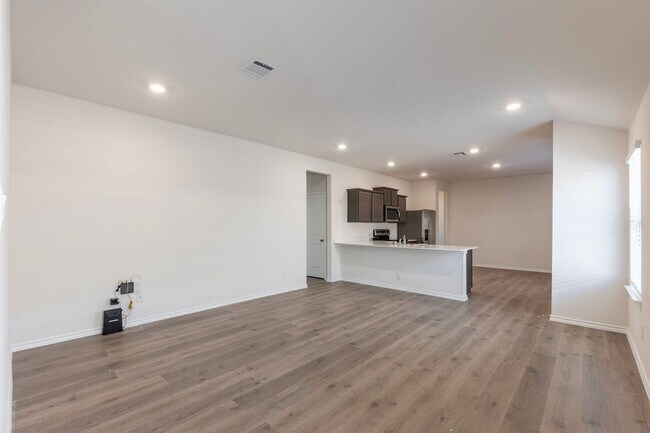 Building Photo - 2008 Bailer Wy