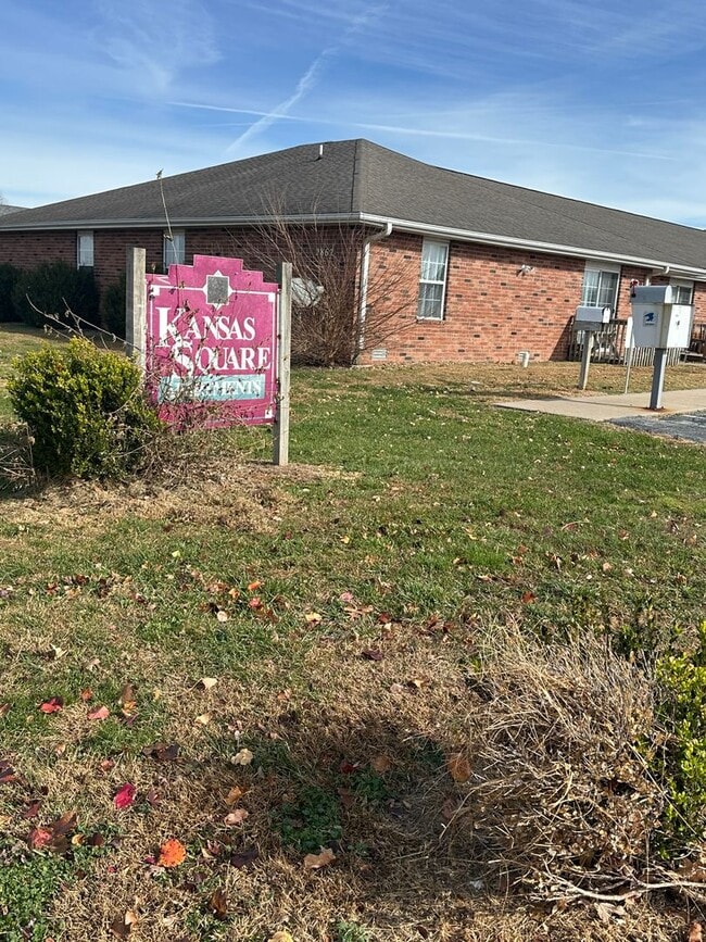 Primary Photo - 1 bedroom 1 bath apartment available now!