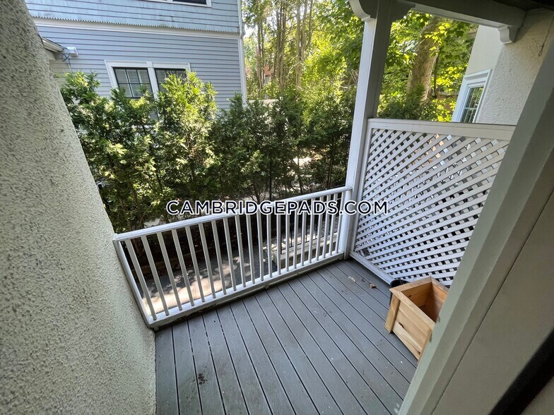Building Photo - 65 Langdon St