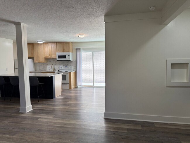 Building Photo - 230 13th Ave Pl NW