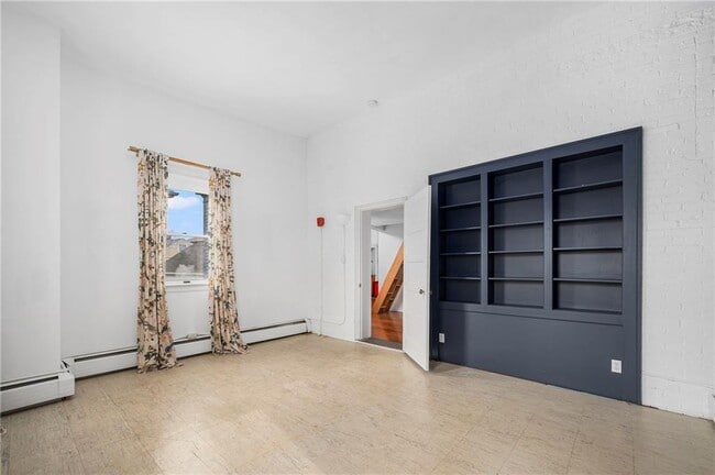 Building Photo - 4 Pallas St