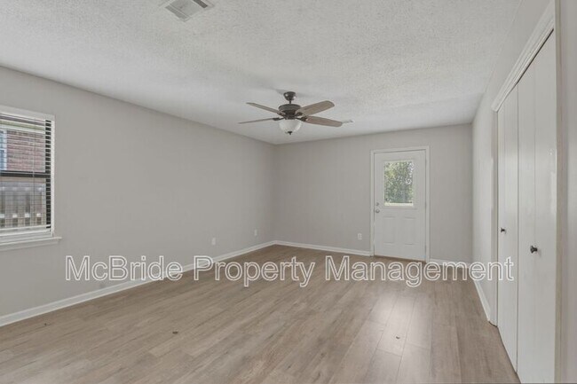 Building Photo - 342 Village Square Dr