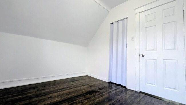 Building Photo - Updated 3-Bedroom | 1.5-Bath | Central AC | In-Unit Laundry – $1,800/month