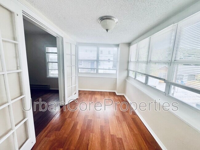 Building Photo - 1725 5th St N