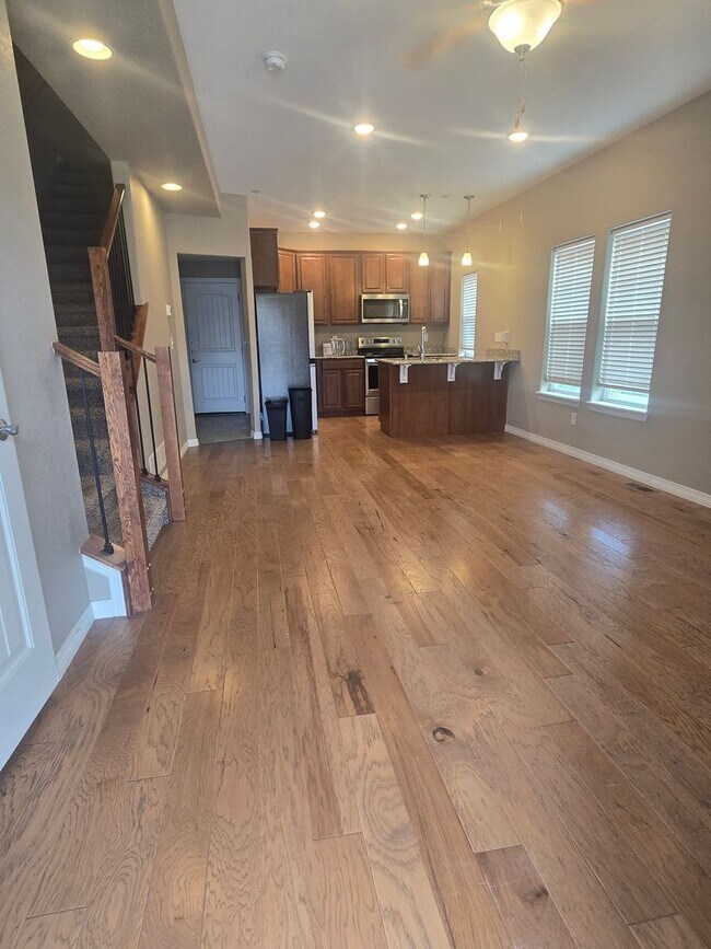 Building Photo - Updated 3 Bedroom Townhouse Across From Horsetooth Reservoir!