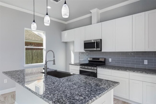Building Photo - 17403 Harmony Hill Dr