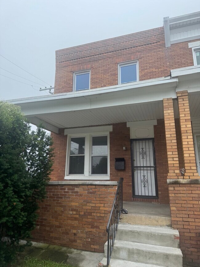 Primary Photo - 2867 Lake Ave