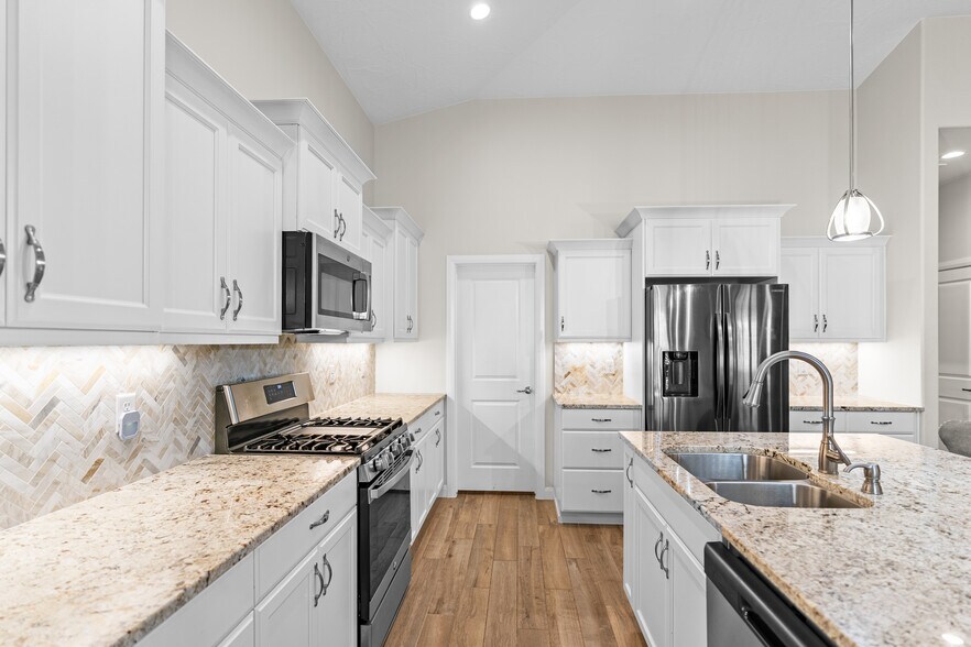 Building Photo - 559 S Ascend Dr