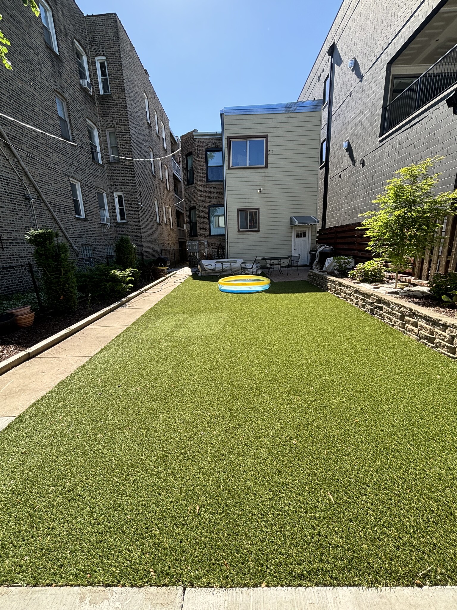 Building Photo - 4113 N Ashland Ave