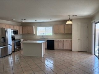 Building Photo - 2176 S Thunder Tanner Dr