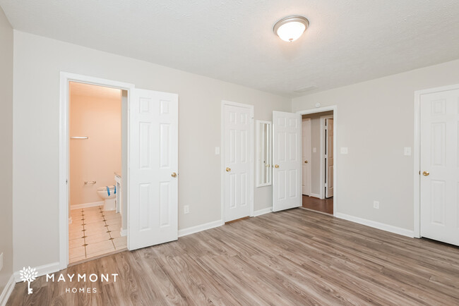 Building Photo - 4-Bedroom Home with Bonus Living Area