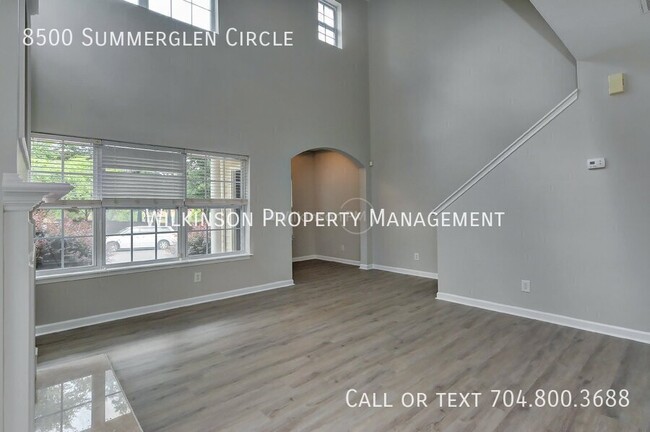 Building Photo - 8500 Summer Glen Cir