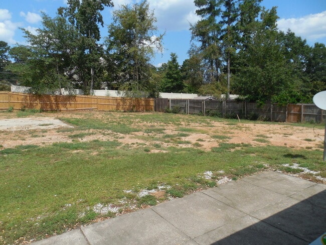 Building Photo - 107 Springlakes Cir