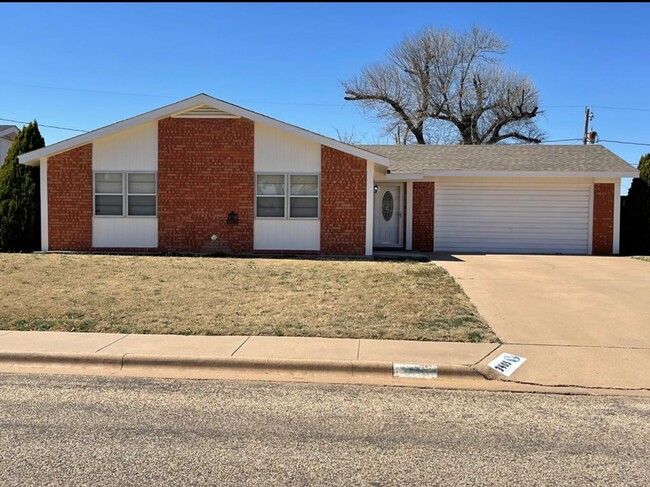 Primary Photo - Beautiful 3 bedroom 2 bath home close to S...