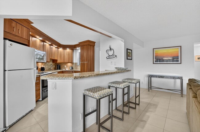 Building Photo - 5851 Camino Del Sol