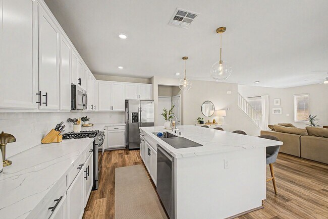 Building Photo - Upgraded 4 bedroom home in Skye Canyon gated community!