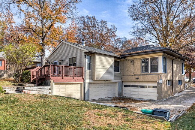 Building Photo - 221 Brighton Way