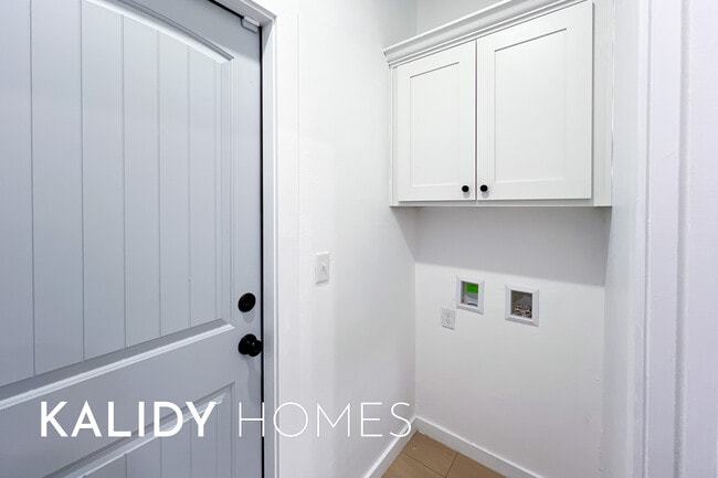 Building Photo - 12504 SW 12th St