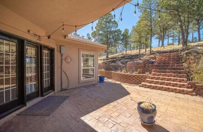 Building Photo - 111 Coker Ln