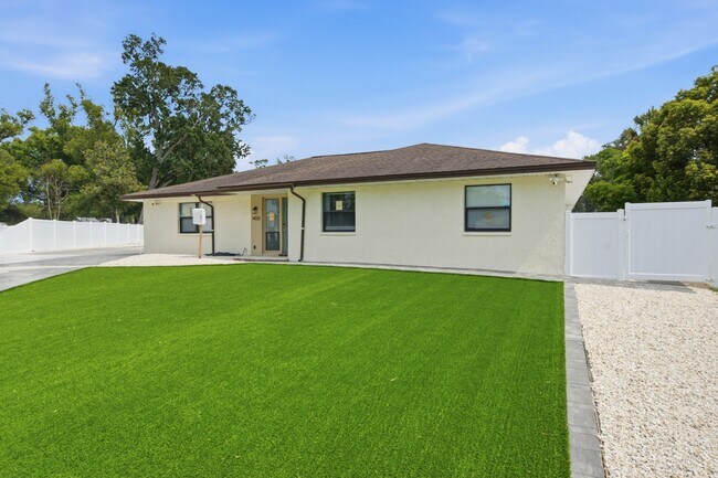 Building Photo - 1433 Ellison Ln