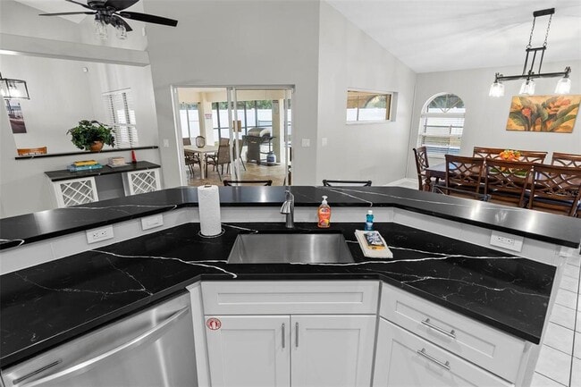 Building Photo - 61 Farmsworth Dr