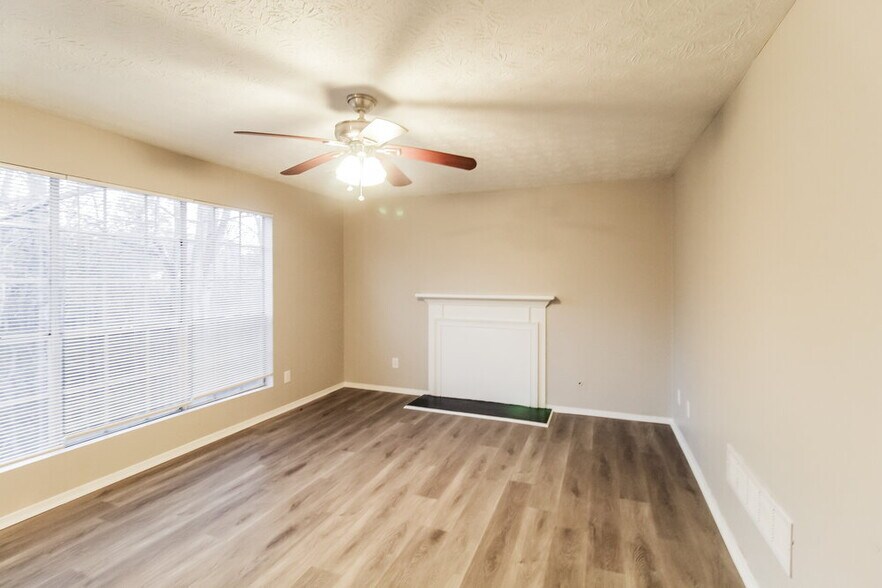 Building Photo - 7115 Chestnut Ln