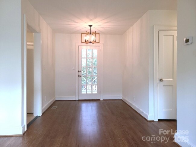 Building Photo - 2114 Brandon Cir