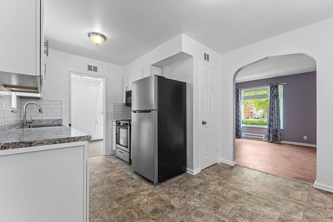 Building Photo - 21130 Morris Ave
