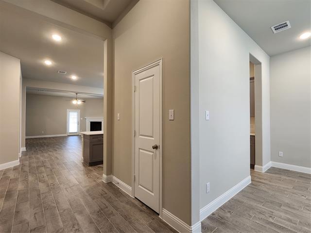 Building Photo - 724 Fencerow Trl