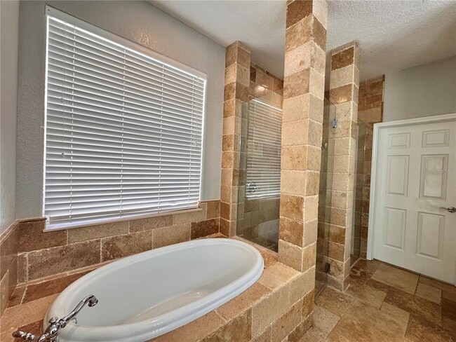 Building Photo - 27130 Firebush Dr