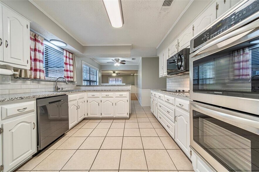 Building Photo - 408 Shoreview Dr