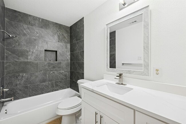 Building Photo - 7209 Oak Meadow Dr