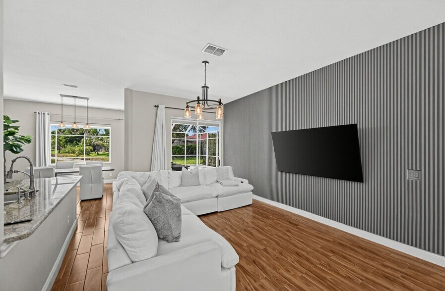 Building Photo - 2926 Inlet Cove Ln E