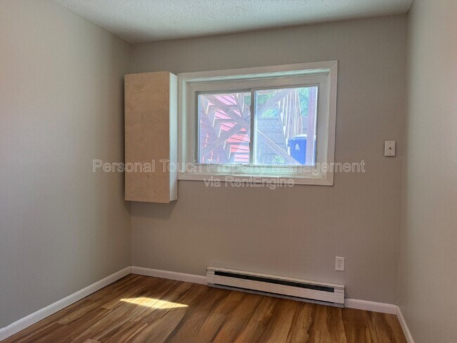 Building Photo - 2119 2nd Ave E